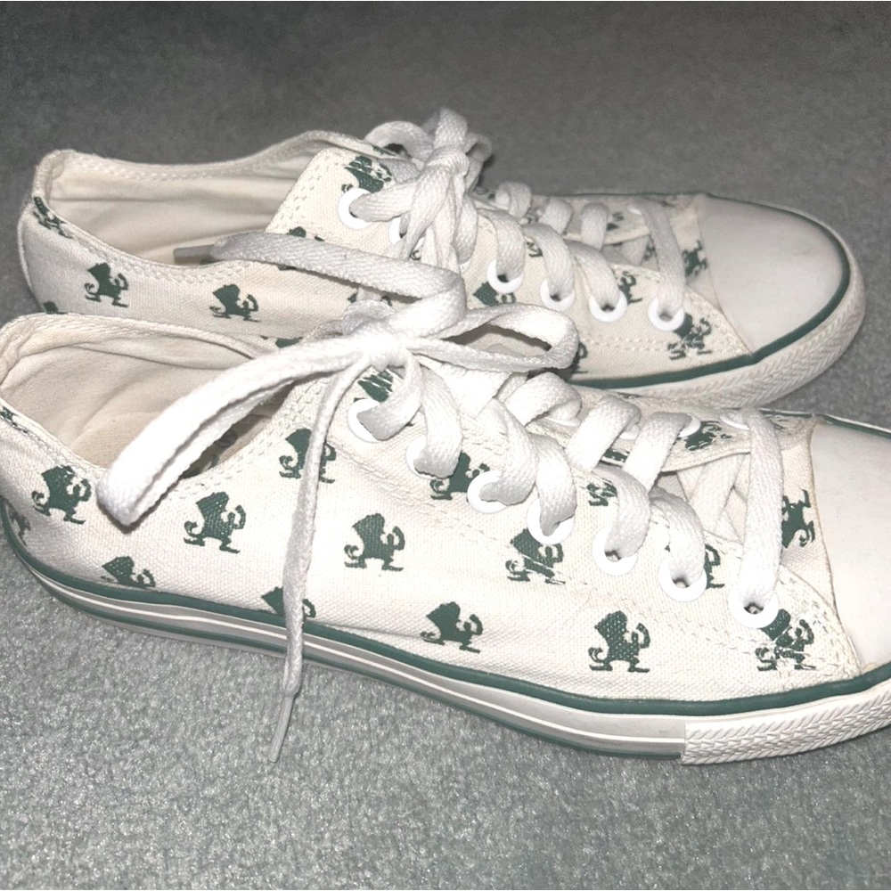 NOTRE DAME FIGHTING IRISH ROW ONE/ CONVERSE LEPRECHAUN SHOES!!